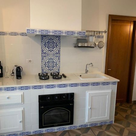 Palazzo Primitivo Casa Vacanze Appartamento มันดูเรีย ภายนอก รูปภาพ