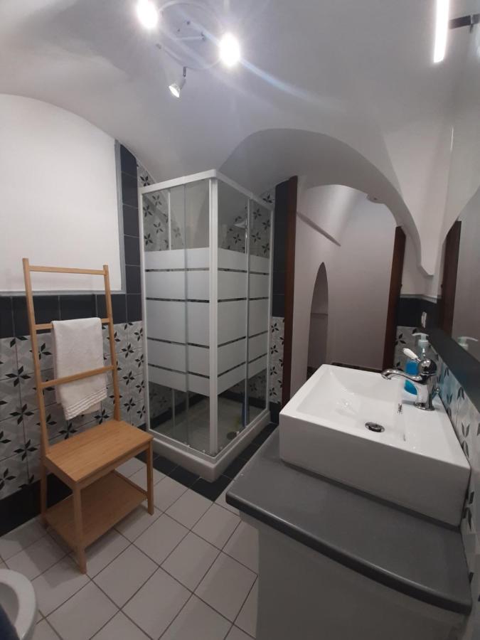 Palazzo Primitivo Casa Vacanze Appartamento มันดูเรีย ภายนอก รูปภาพ