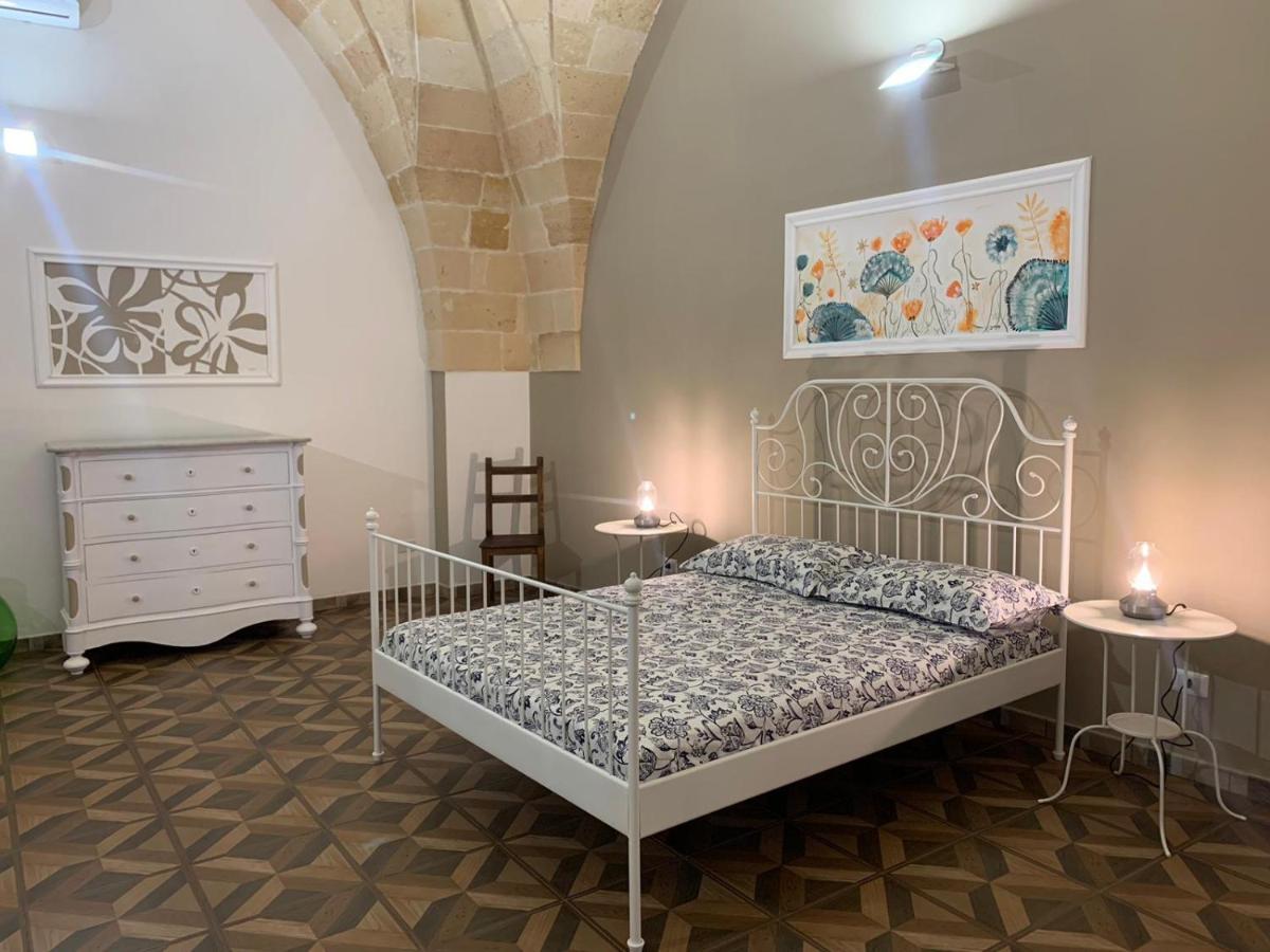 Palazzo Primitivo Casa Vacanze Appartamento มันดูเรีย ภายนอก รูปภาพ